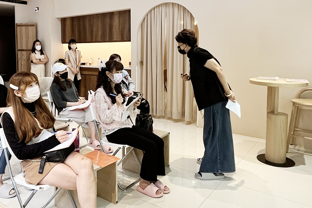 與現場來賓互動討論.jpg